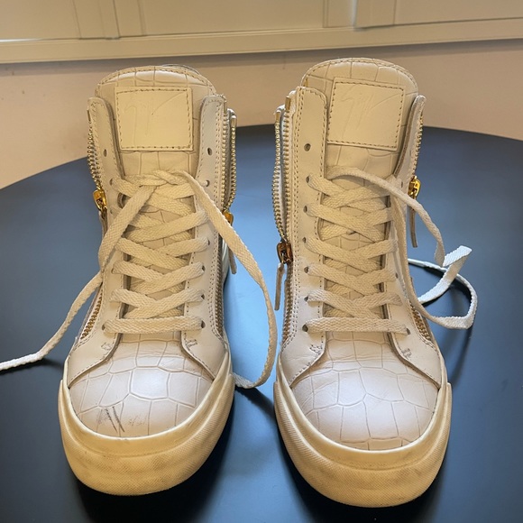 Giuseppe Zanotti High Top Sneaker - Picture 3 of 7